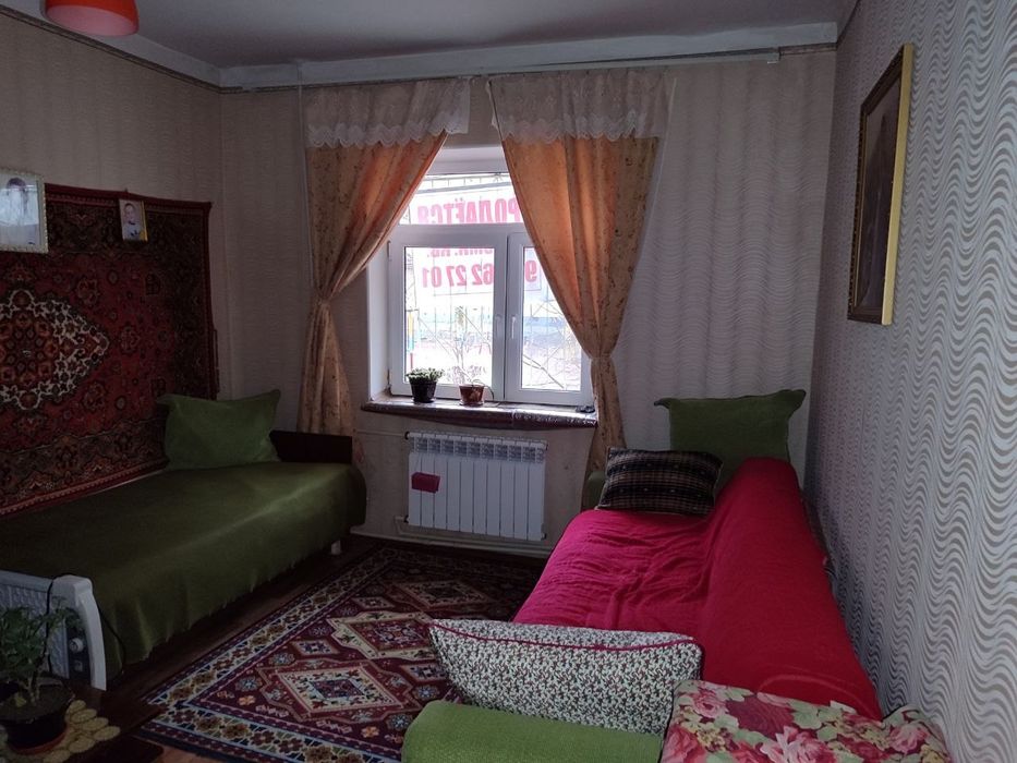 Продается 2-х комнатная квартира на 1-м этаже.