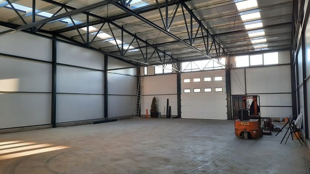 Vând hala metalica de producție sau depozitare.