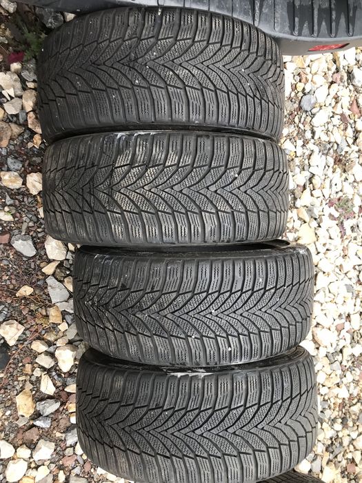 Зимни гуми 4бр.215/40R17