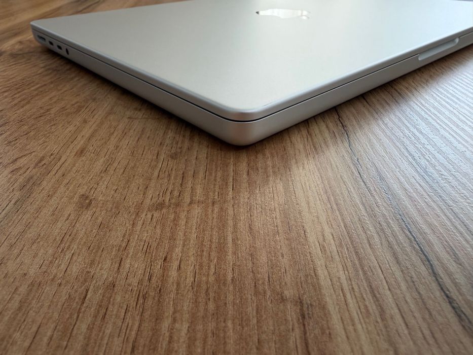 MacBook Pro 14" M3 8-CPU, 10-GPU, 16GB RAM, 512SSD