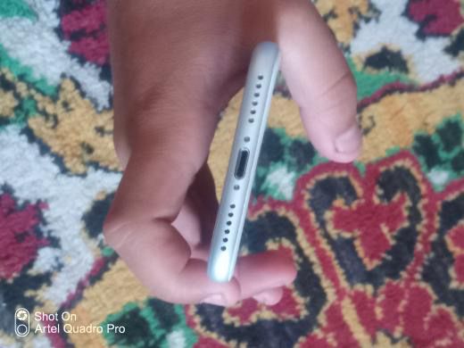 Iphone 8.