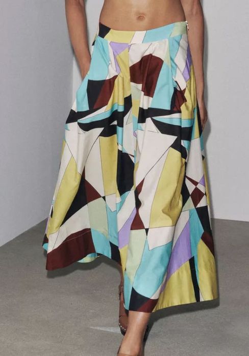 Пола Зара със средна дължина Нова