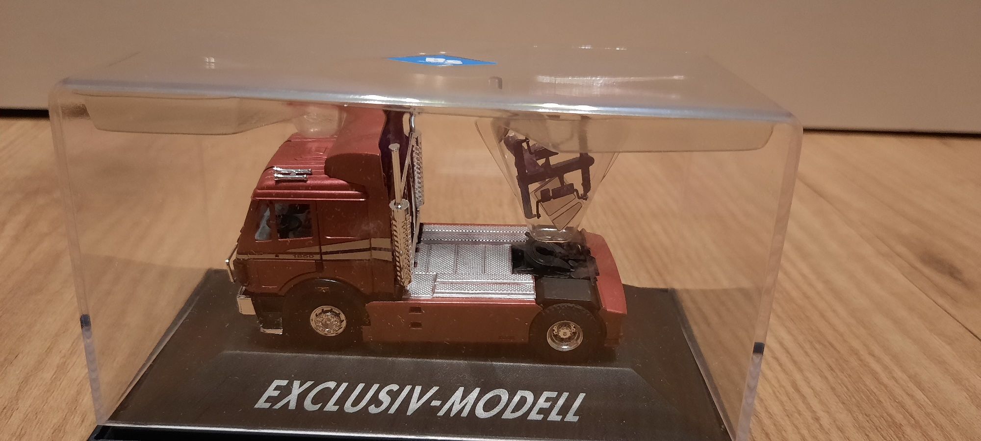 Machetă camion scara 1/87