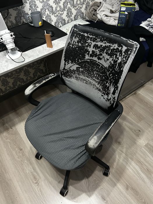 В продаже стул / кресло