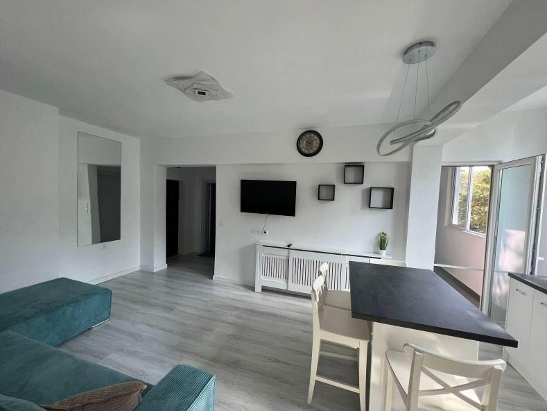 Дава се под наем Тристаен апартамент в Бургас, Лазур - 85 кв.м за 765 € - Снимка #4