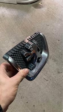 Предна емблема Peugeot 407 – оригинална, отлична