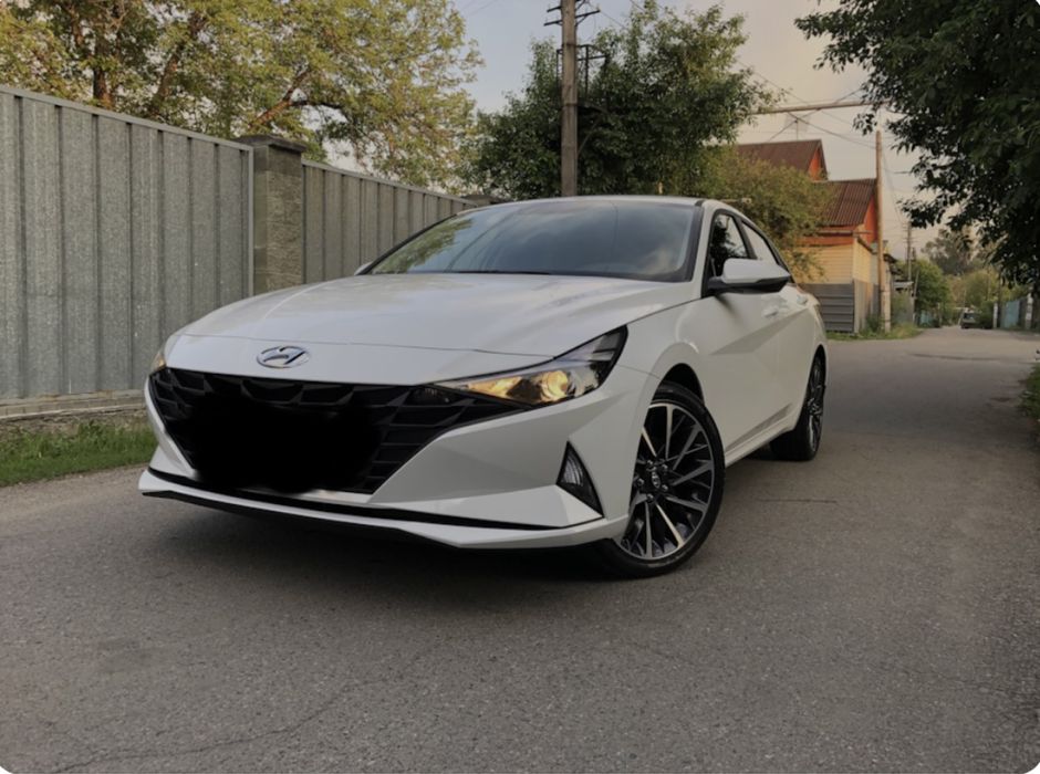 Аренда авто с выкупом Hyundai Elantra 2022 года