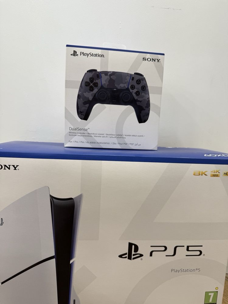 Sony PlayStation 5 Slim + controller