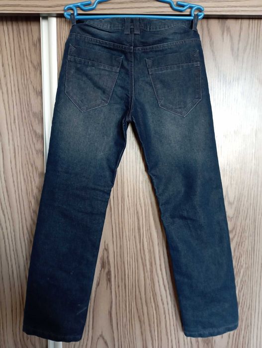 Джинсы на мальчика 134 р-р. Плотные, фирменные.