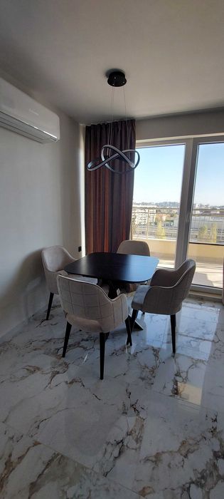 Тропезна маса 90 на 90,разтегателна