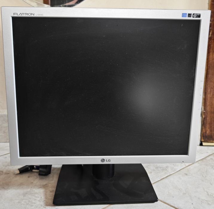 19" LCD Монитор LG FLATRON L1919S