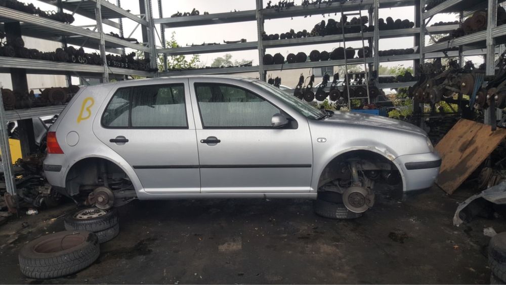 VW Golf4 1.6 16v 2001г. НА ЧАСТИ!