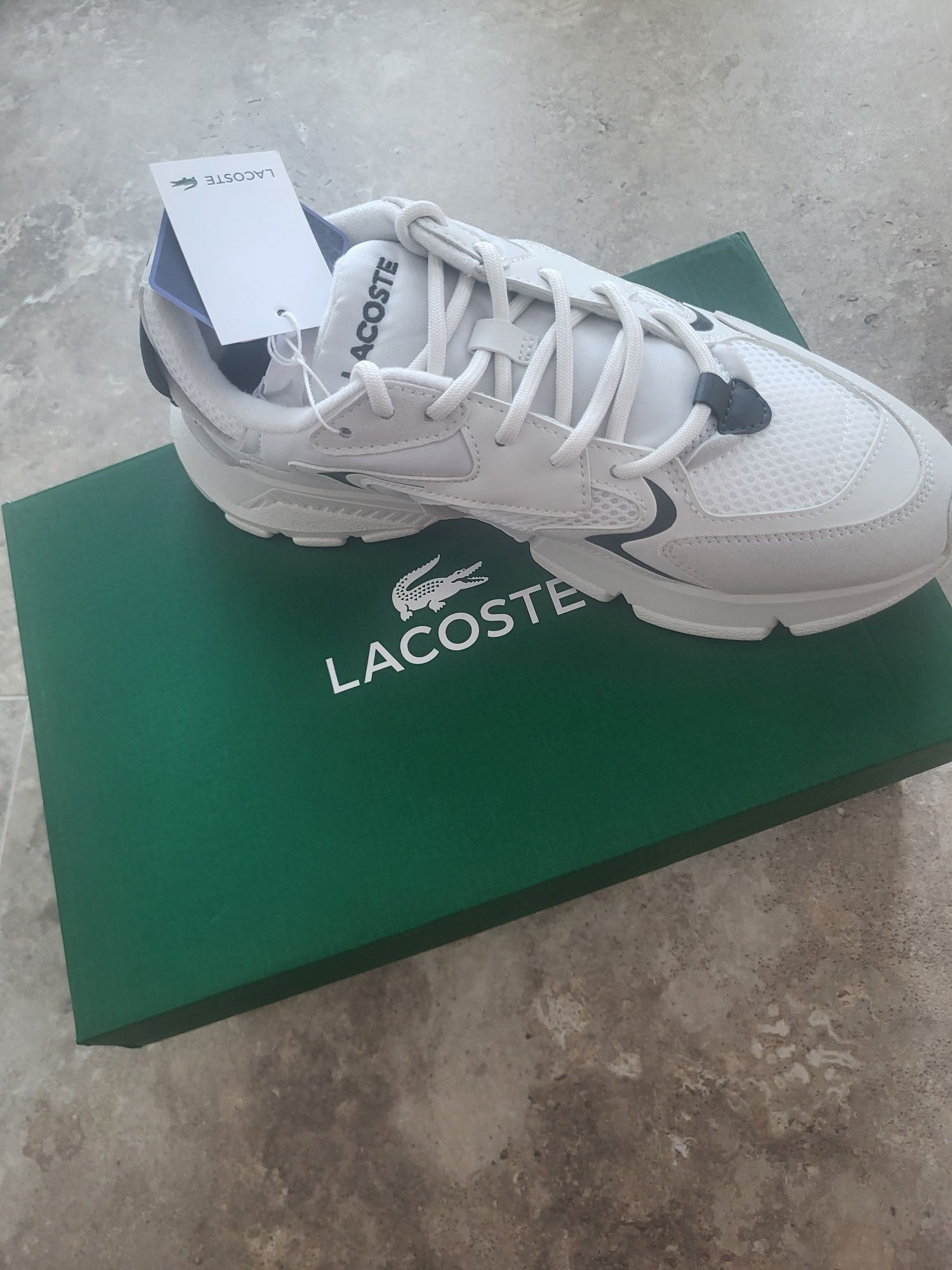 Vând Adidasi Lacoste,marimea 39