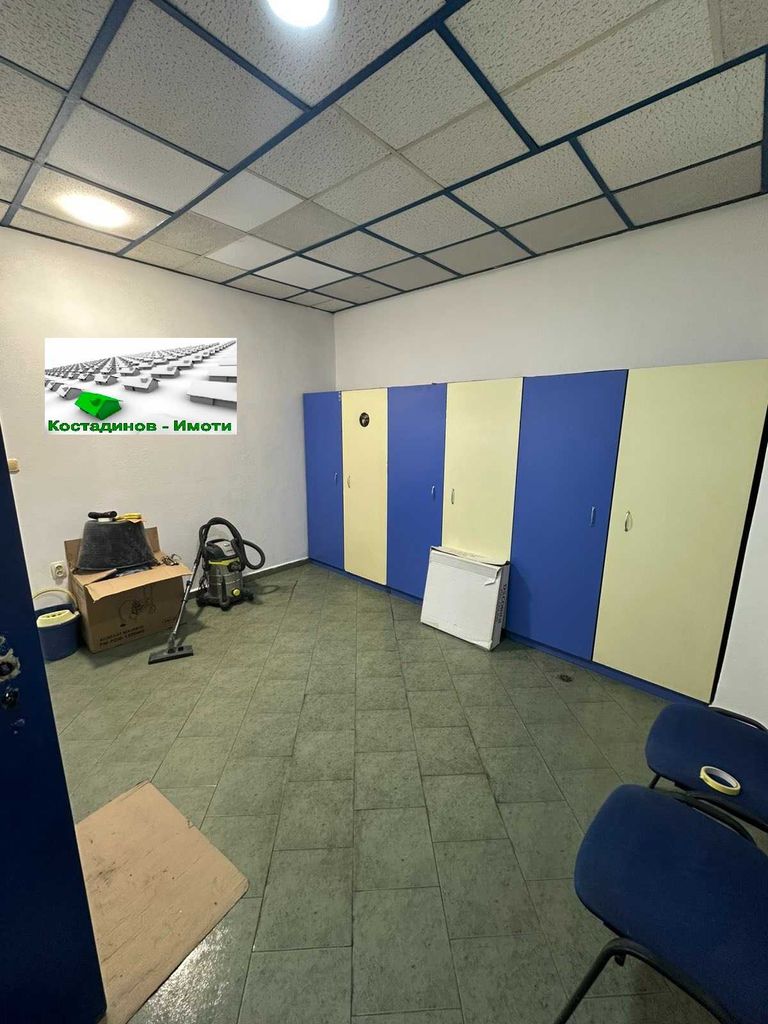 Дава се под наем Склад в Пловдив, Индустриална зона - Юг - 300 кв.м за 1224 € - Снимка #3