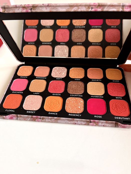 Палитра сенки за очи FOREVER FLAWLESS REGAL ROMANCE и червило Loreal