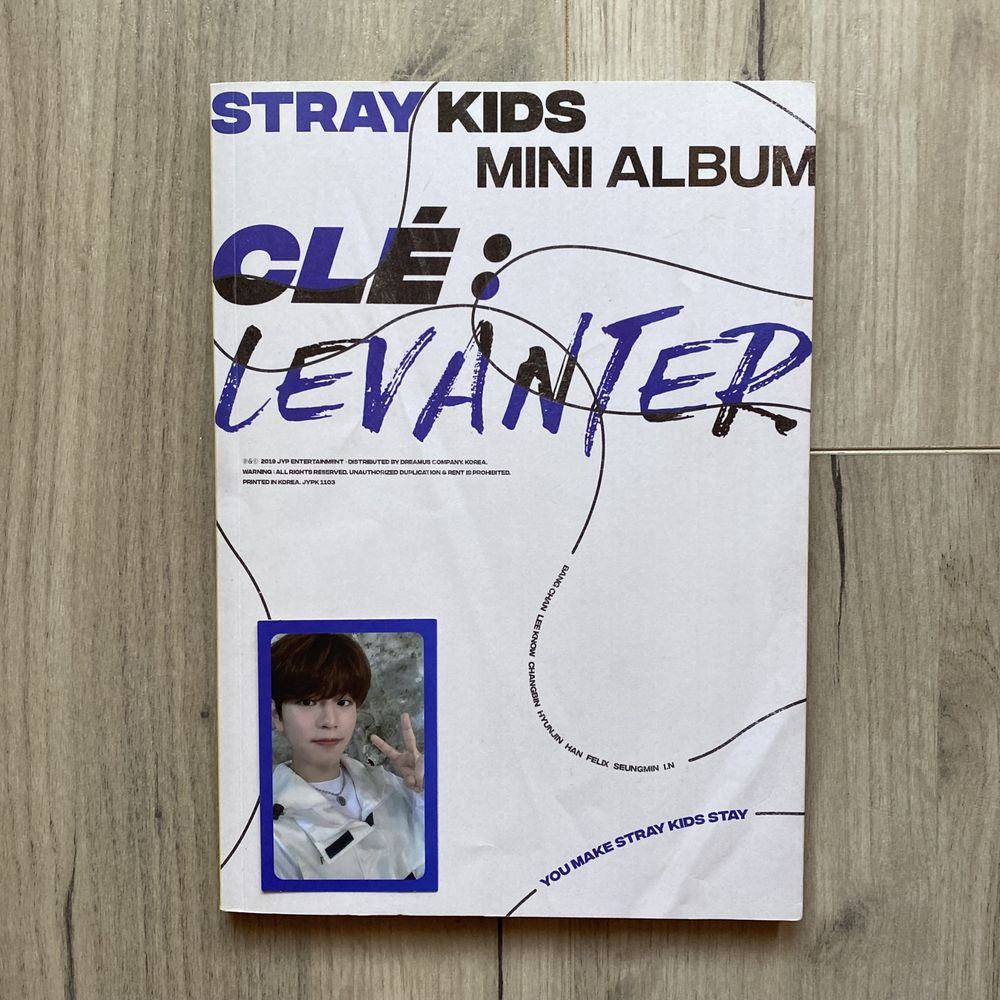 Album kpop Stray Kids Levanter