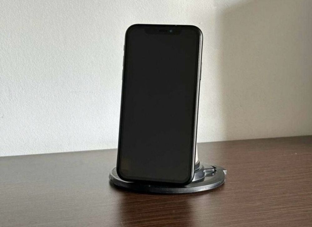 Iphone XR; Black; 64 GB