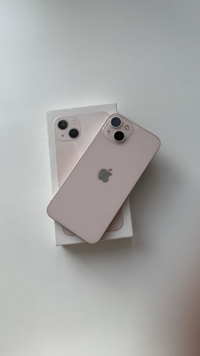 iPhone 13 розовый