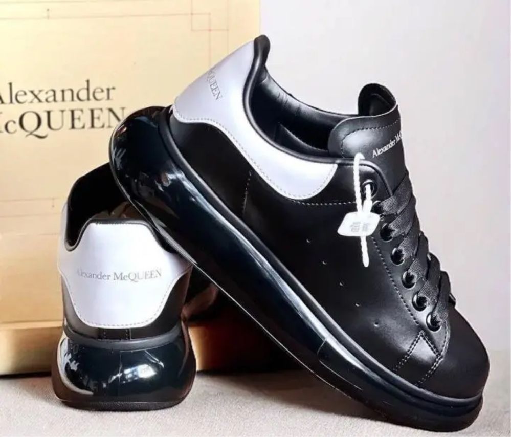 Adidasi Alexander Mcqueen piele naturala ALBI NEGRI