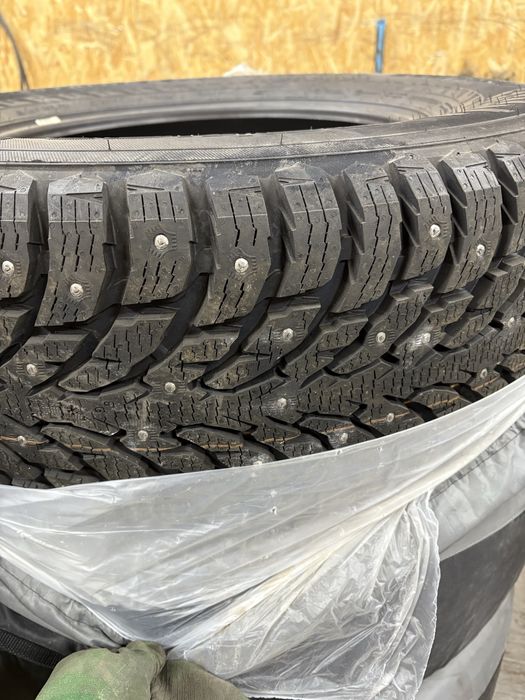 Шины  шипованные нокиан 265.65.р17