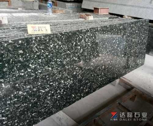 Emerald perl granit  ( Norvegiya) 1.7+  170-230 x 60   Fasad uchun