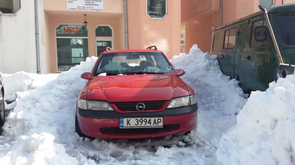 Опел вектра б , 1.8 16в - на части