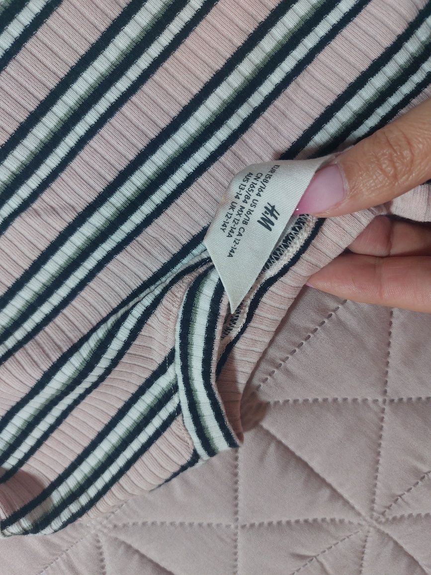 Къси дънкови панталонки "Zara"+2бр тениски=10лв