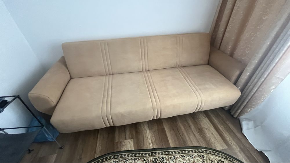 Canapea exstensibila ( mobila , casa, )