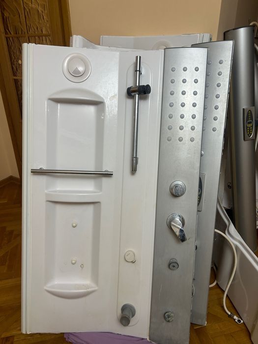 Продается бу целая рабочая душевая кабина