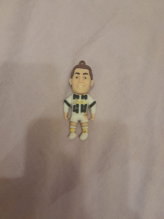 Продам футбольную фигурку