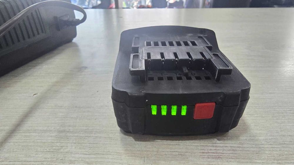 Зарядно Metabo SC 60 Plus и батерия Metabo D-72622