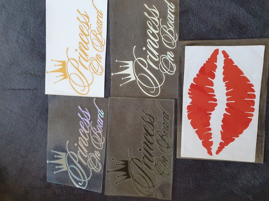 Stikere abțibilde prin casa on board prințesa la bord sau pupic sarut