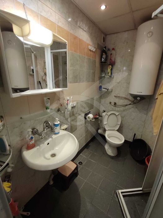 Тристаен апартамент кв.ВИНС-Червен площад - 56297