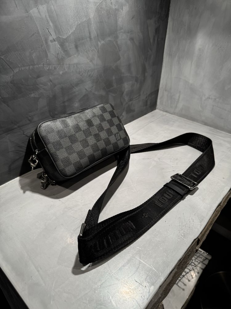 КАТО ЧИСТО НОВА Louis Vuitton чанта