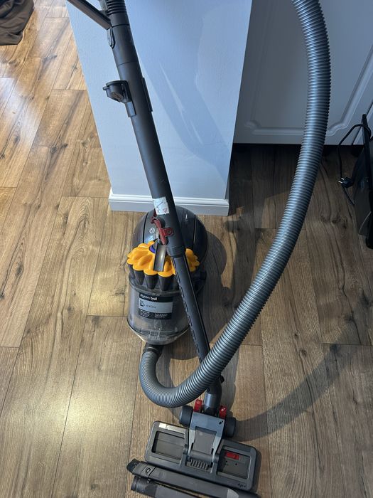 Aspirator Dyson Ball dc 33