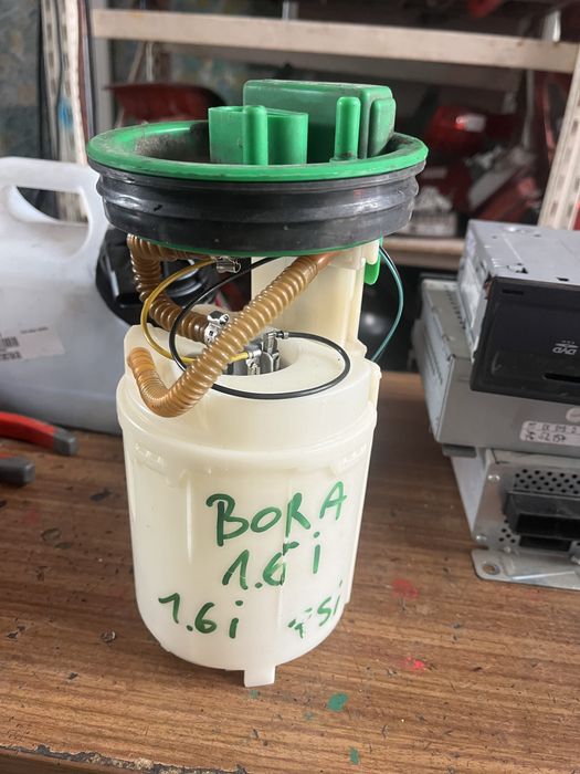 Pompa benzina 1,6 fsi bora golf 4
