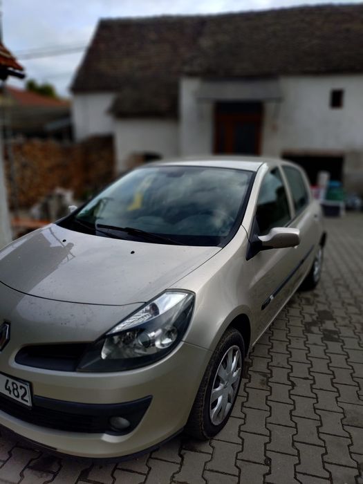 Clio 1.5 dci 106 cai din 2006 mașina este adusă din germania acte germ