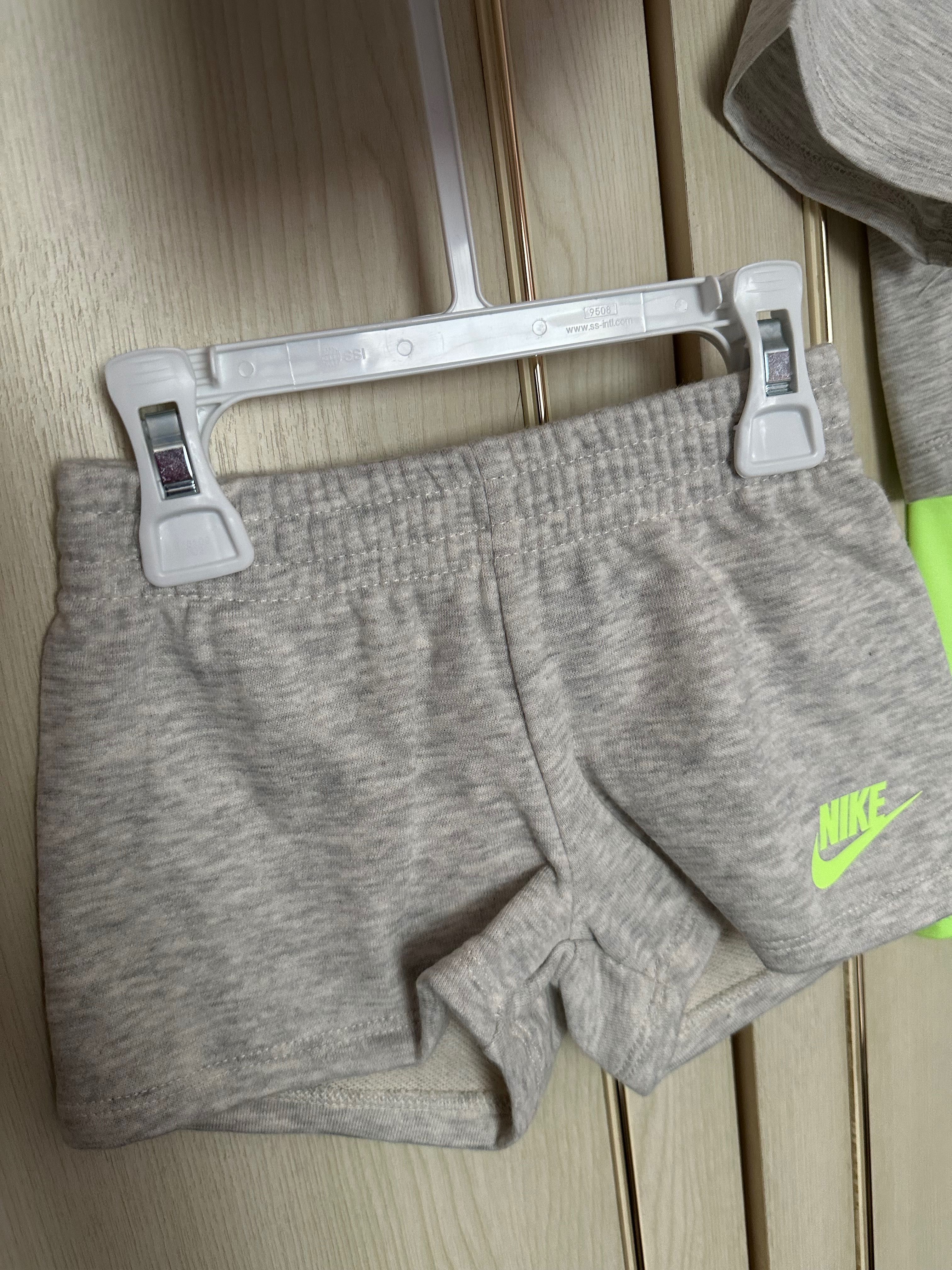 Нови оригинални комплекти NIKE за момичета