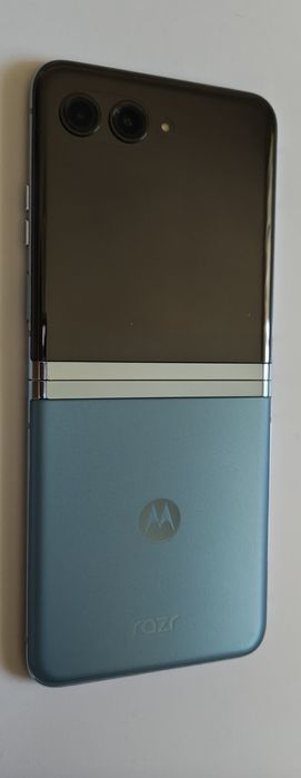 Motorola Razr 40 Ultra 256GB 
Изключително запазе