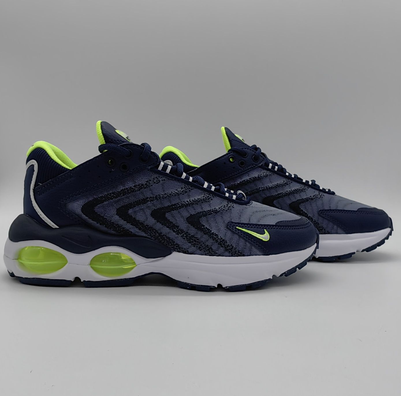 NIKE Air Max Tw NN