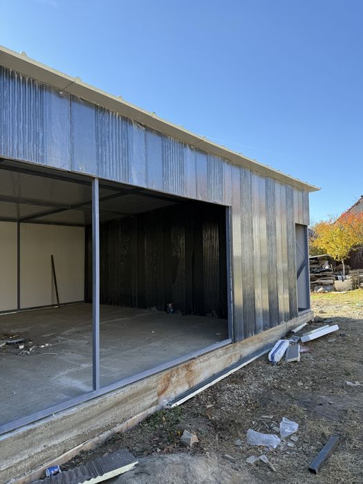 Vindem garaje metalice