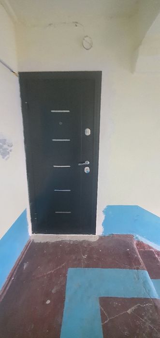 3 хонали квартира сотилади.