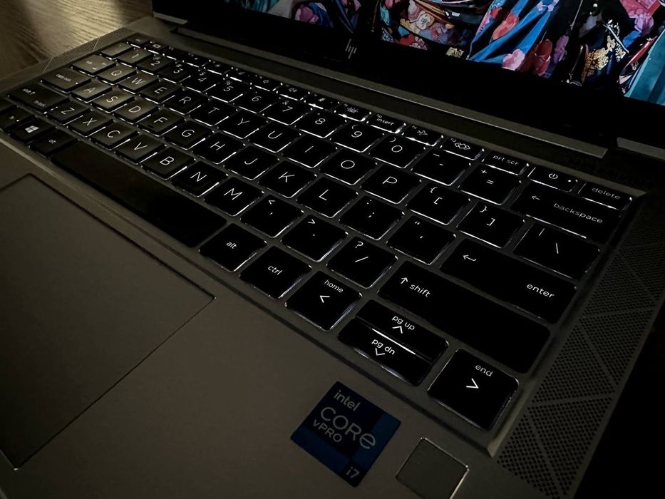HP Elitebook 830 G8 Core i7 kuchli avlod biznes-klass Noutbuk