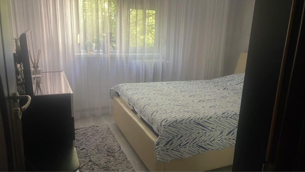 Vand apartament etaj 2/4