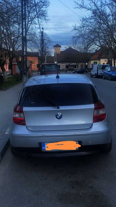 Vând sau schimb BMW seria 1