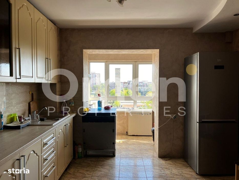 Apartament 3 camere decomandat, 82 mp, cu priveliște superbă, strada V