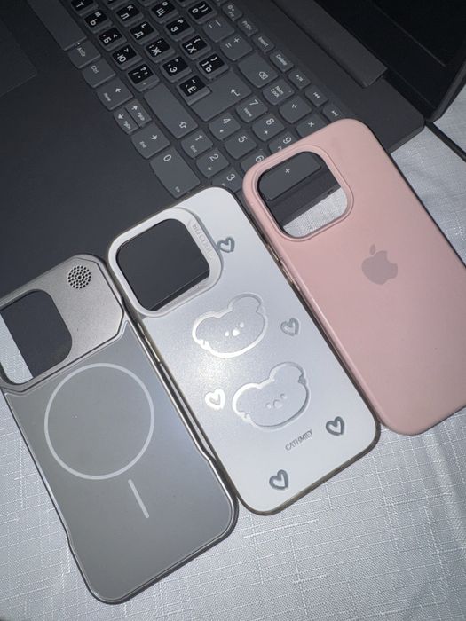 Чехлы для Iphone 15 pro есть и силиконовый, в хорошем состоянии