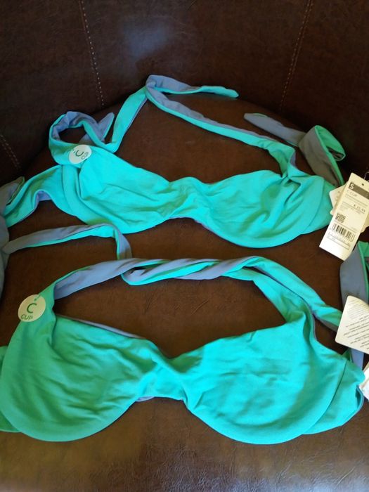 Sutiene costum de baie