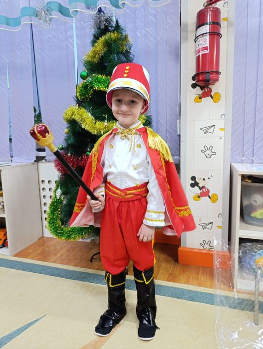 Продам новогодние костюмы