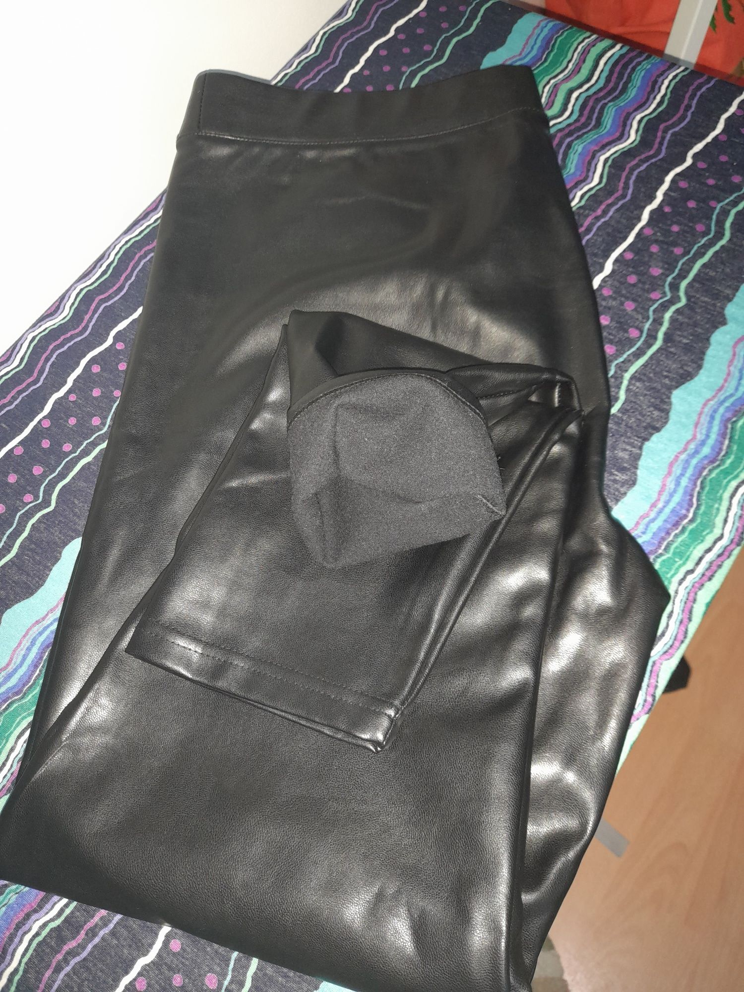 Vand pantaloni imitatie piele caldurosi